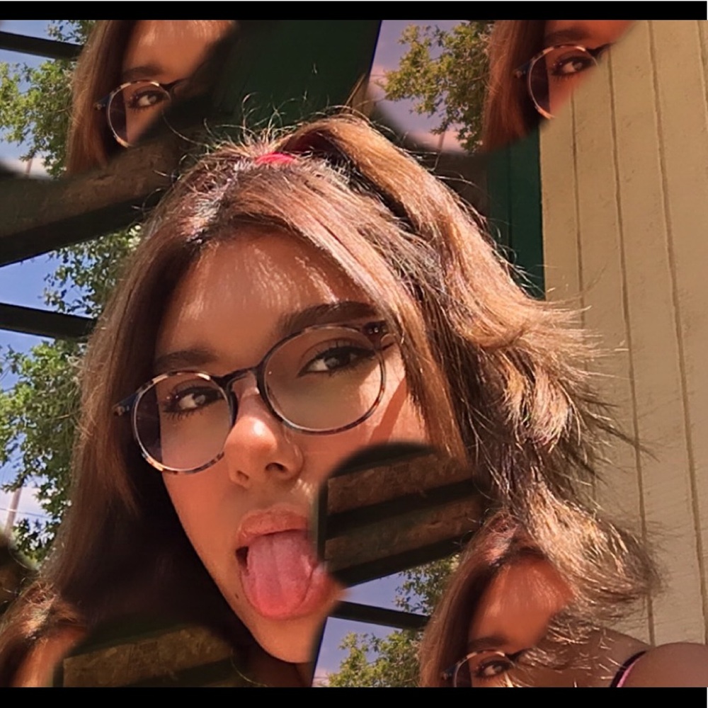 Meet your Posher, Alyssa